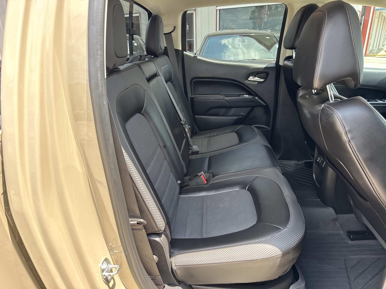 Used 2022 Desert Sand Metallic GMC 4WD AT4 w/Cloth image 9