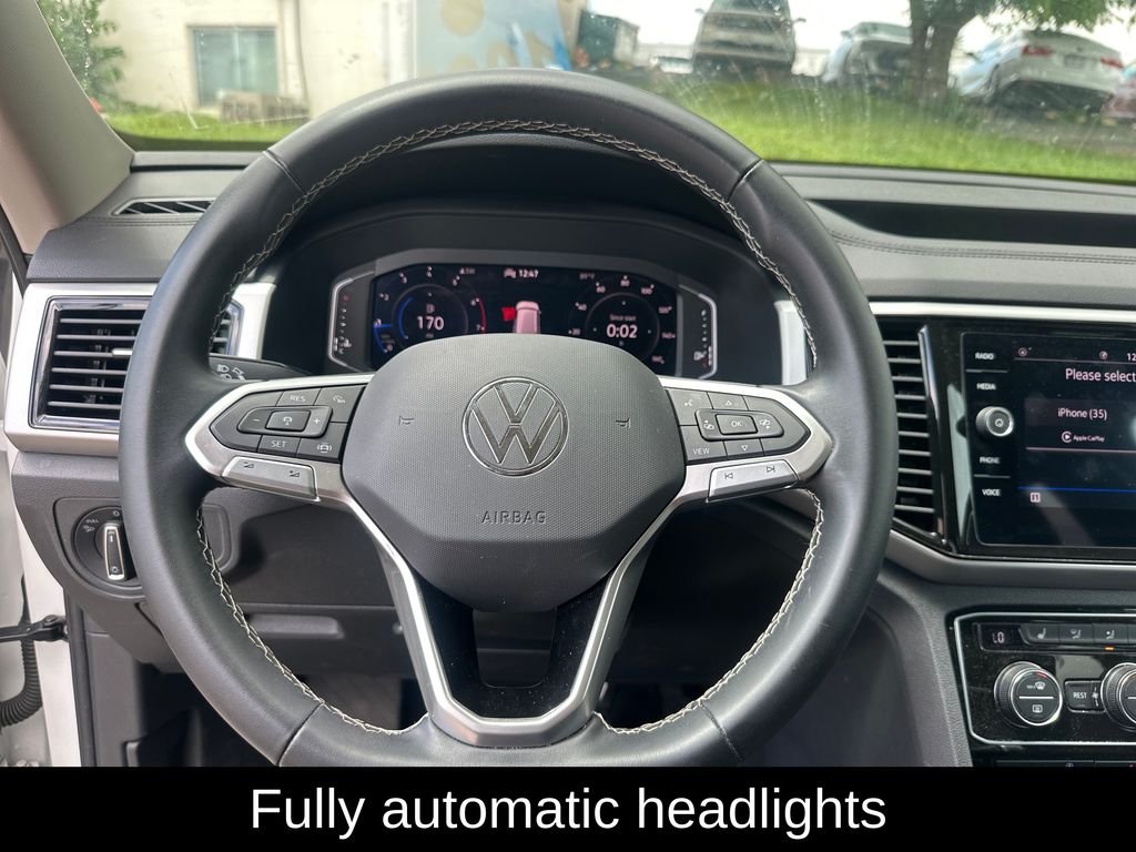 Used 2023 White Volkswagen 2.0T SE w/Technology image 16