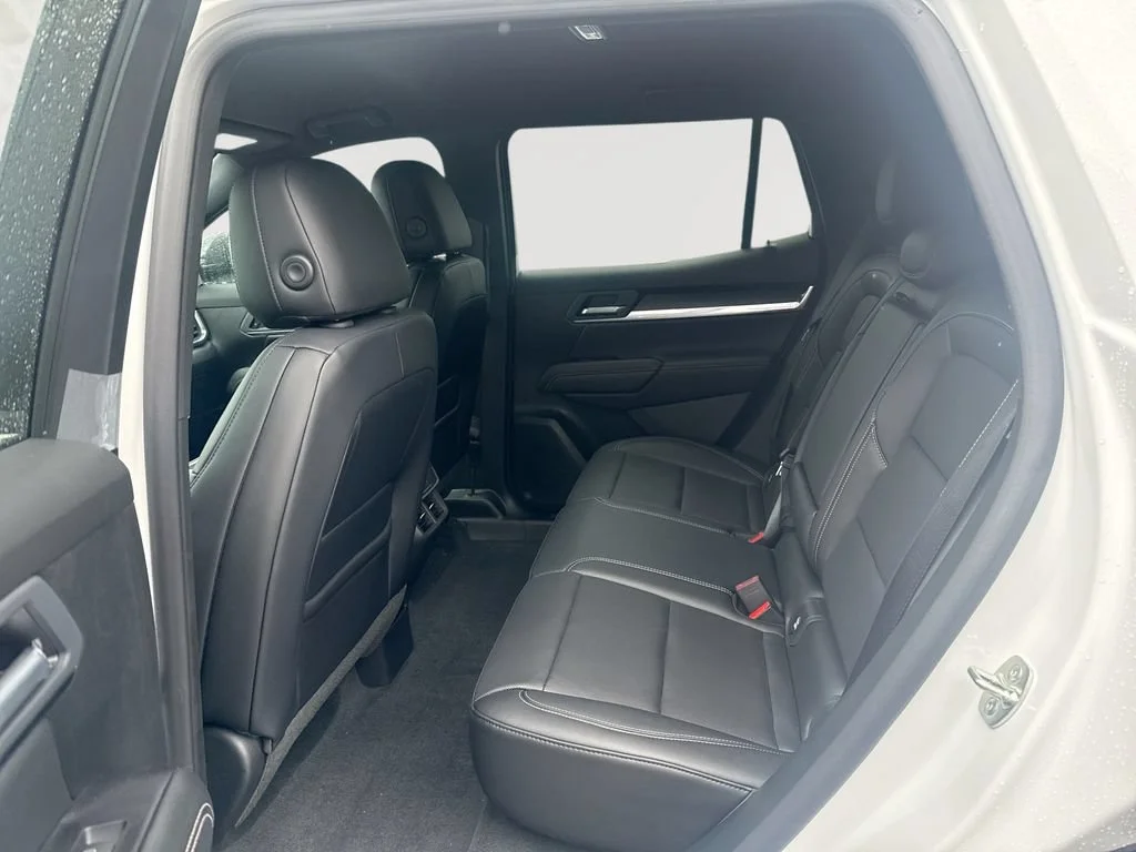 New 2027 Summit White GMC AWD Elevation image 24