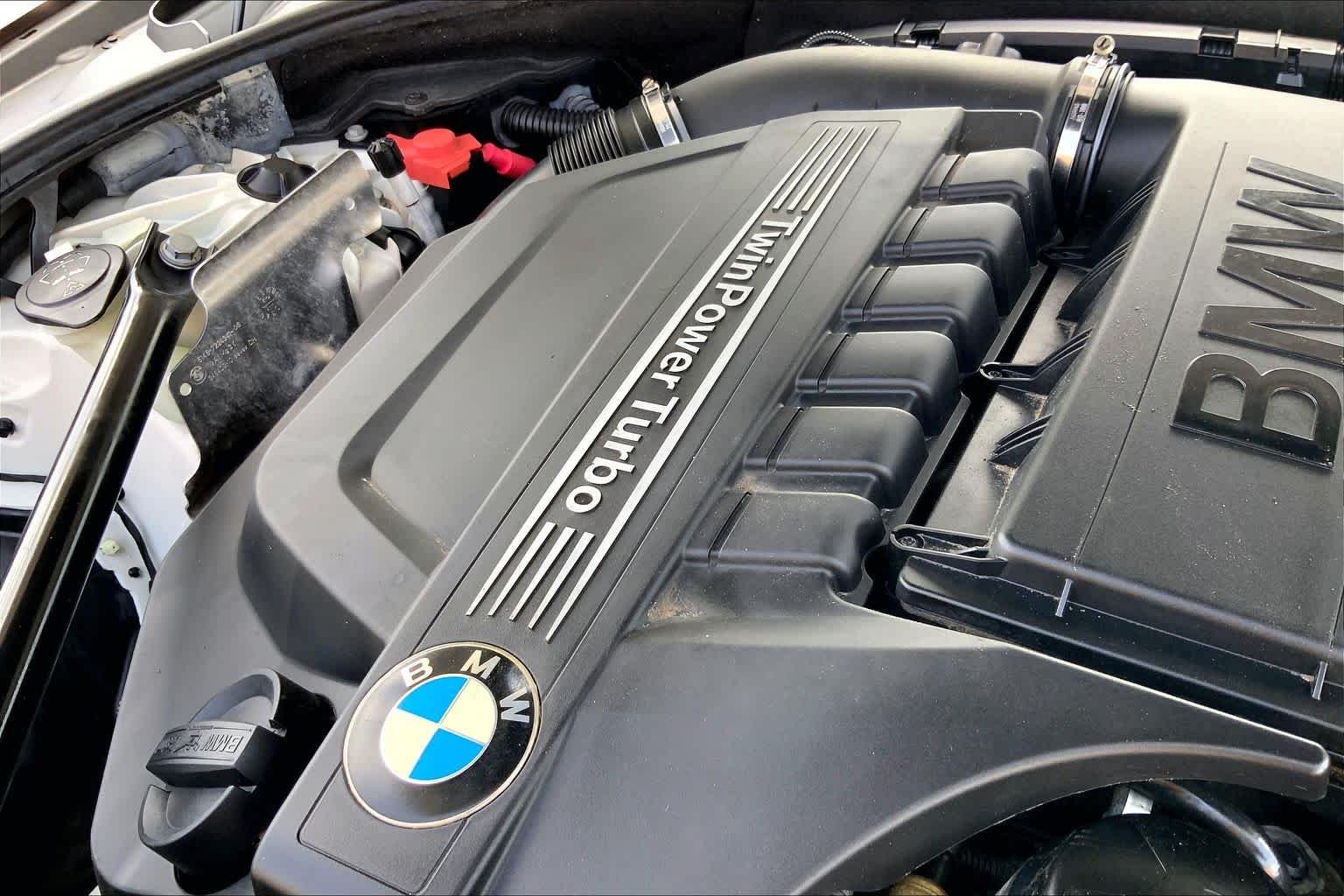 Used 2014 Mineral White Metallic BMW 535i xDrive image 33