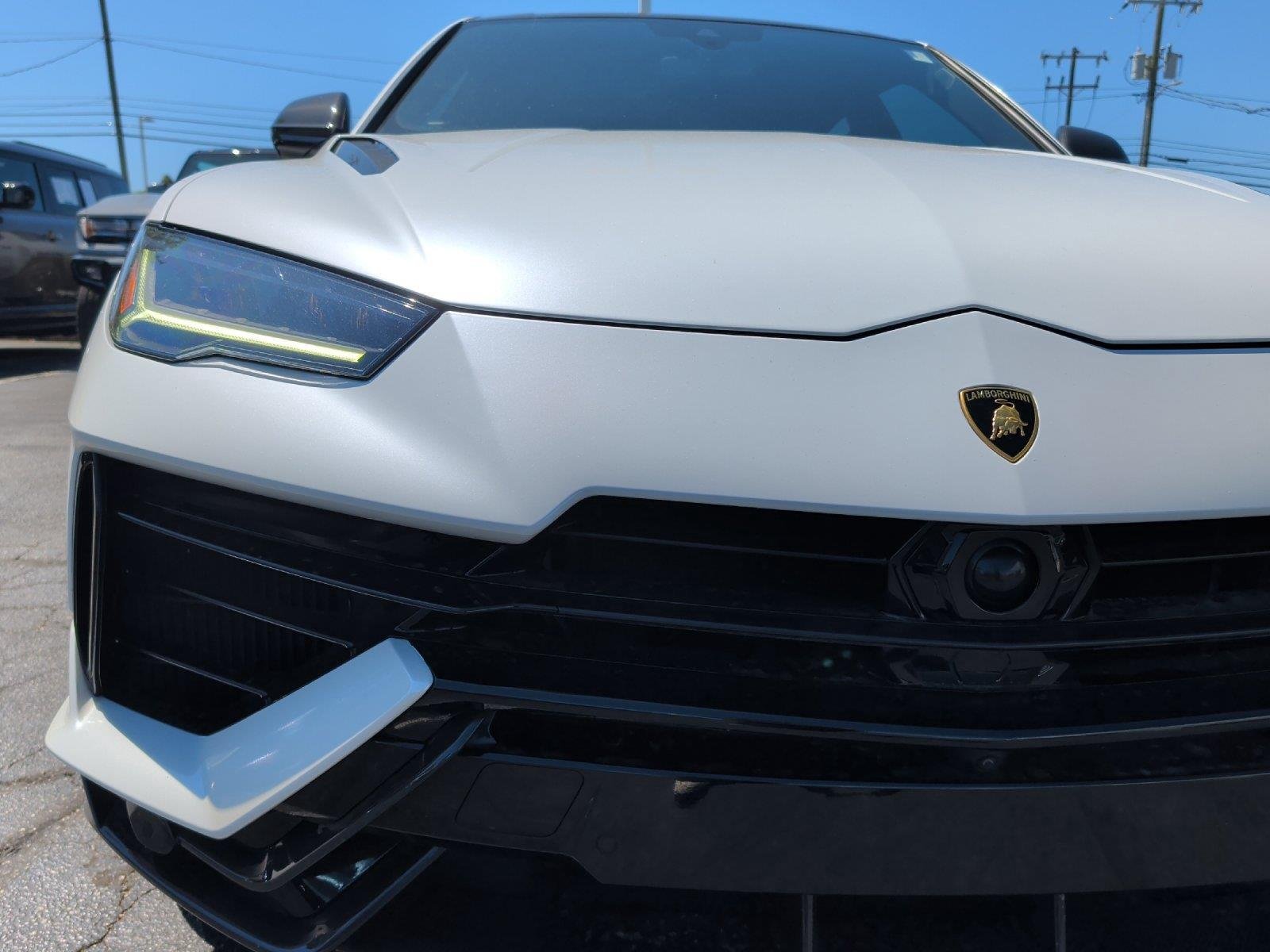 Used 2023 Bianco Monocerus Matt Lamborghini Performante image 11