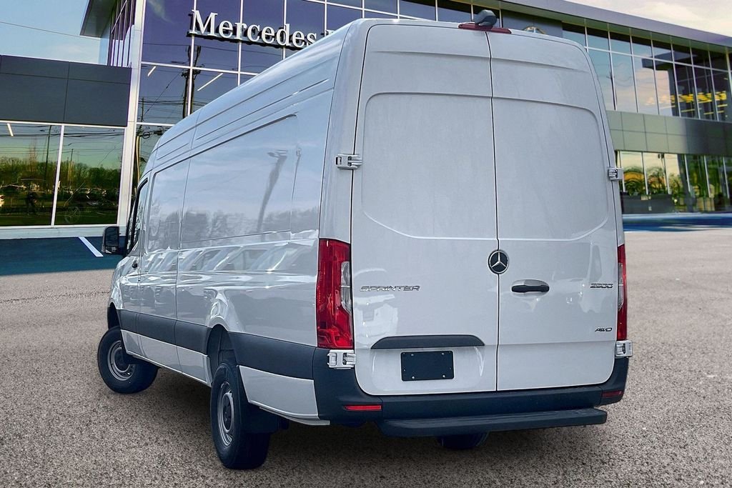 New 2026 Arctic White Mercedes-Benz Cargo 170 WB image 3