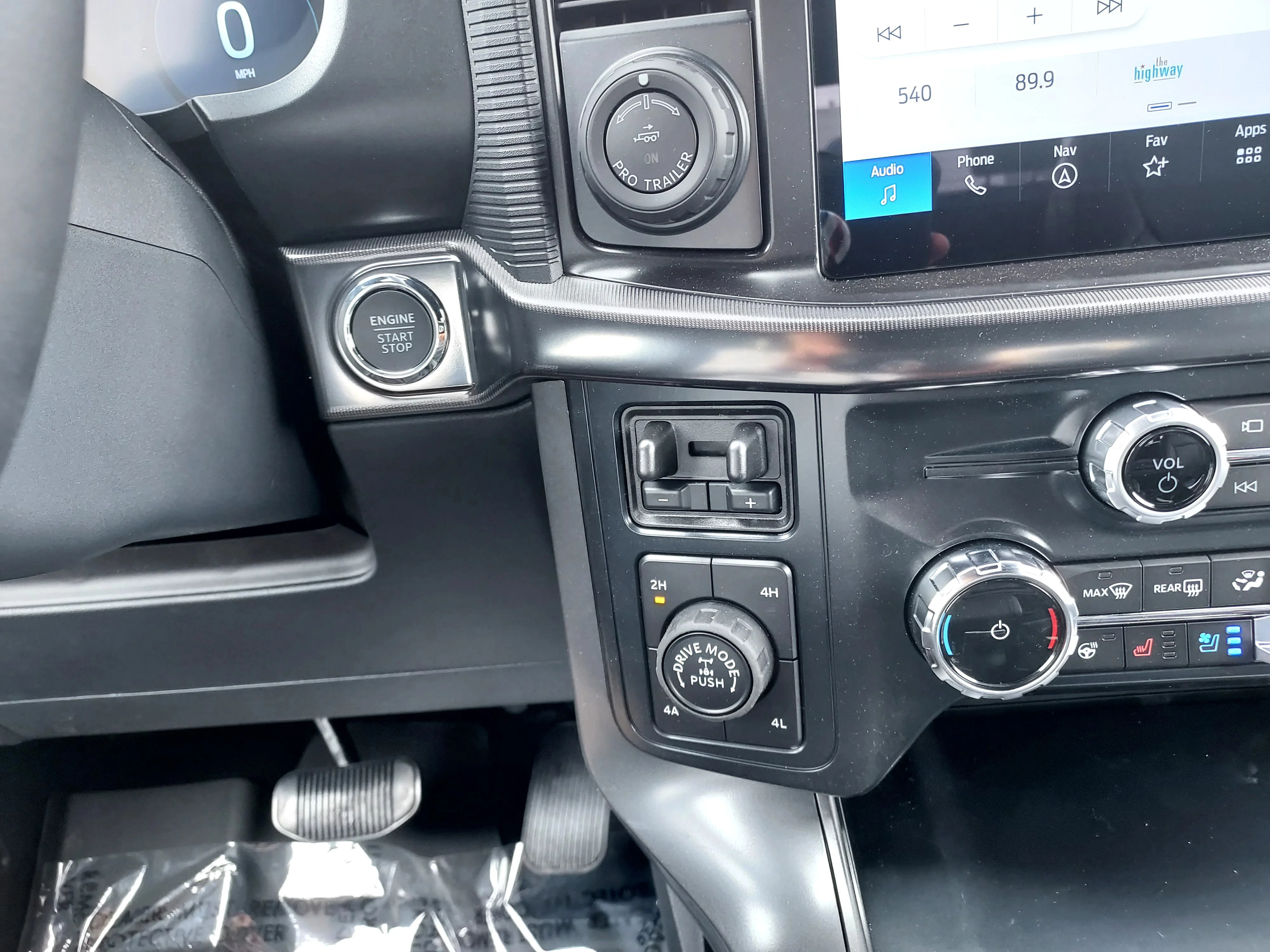 New 2026 Agate Black Metallic Ford LARIAT image 41