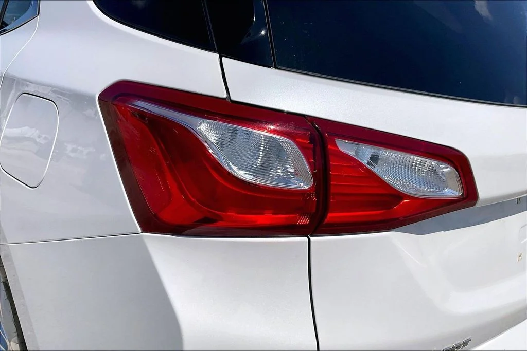 Used 2018 Beige Chevrolet Premier image 20