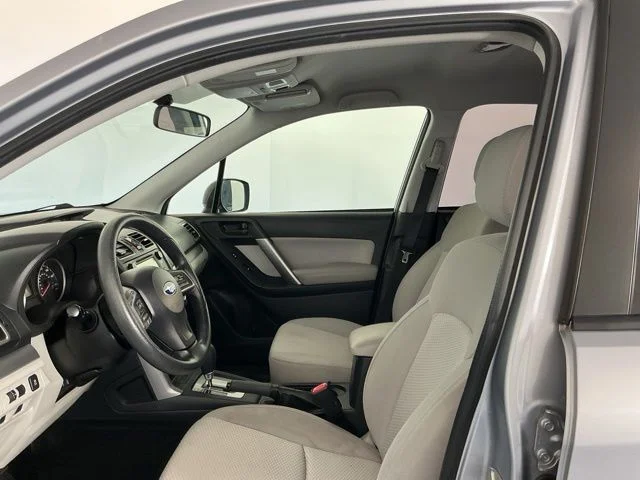 Used 2016 Silver Subaru 2.5i image 10