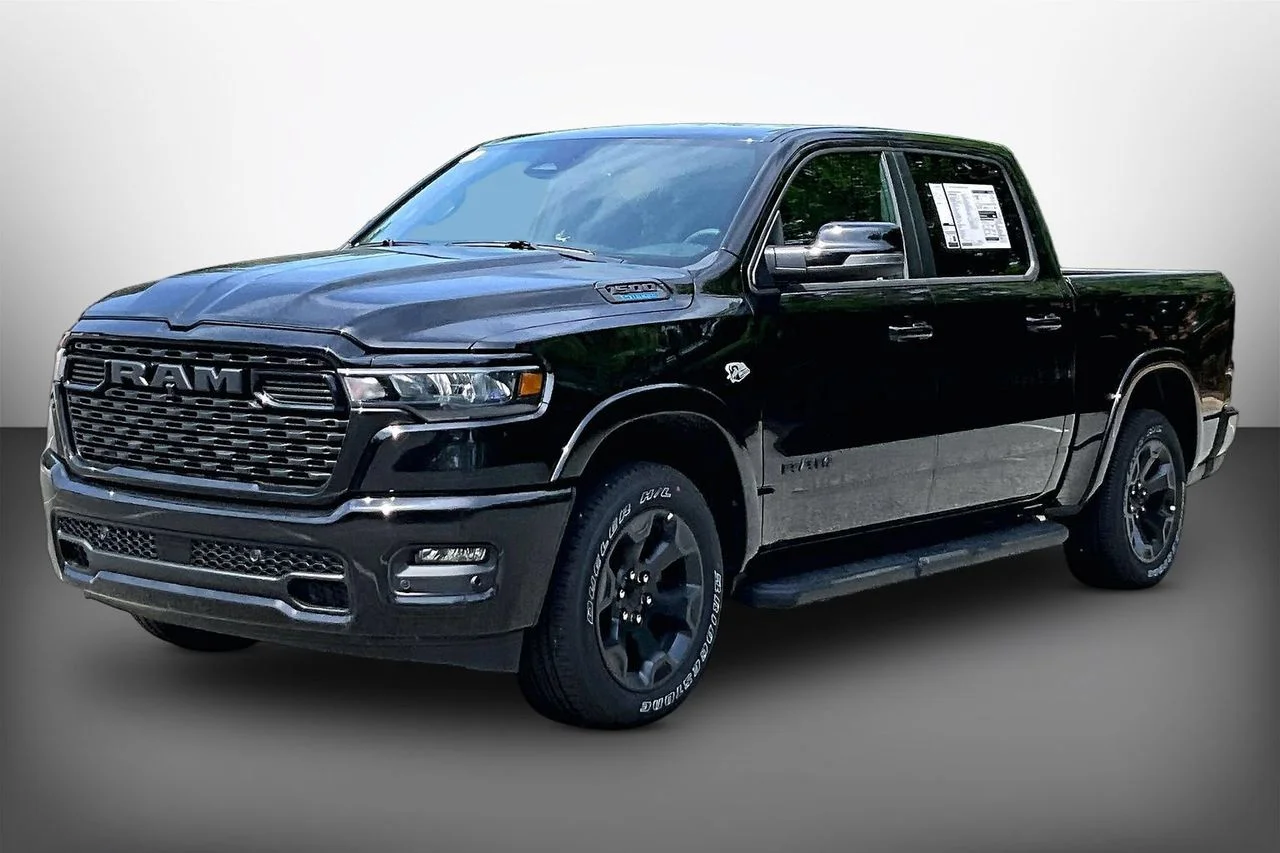 New 2026 Diamond Black Crystal Pearlcoat RAM Big Horn/Lone Star image 4