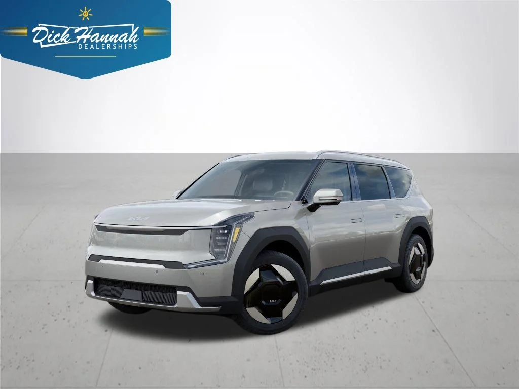 New 2026 Ivory Silver Kia Wind AWD image 1