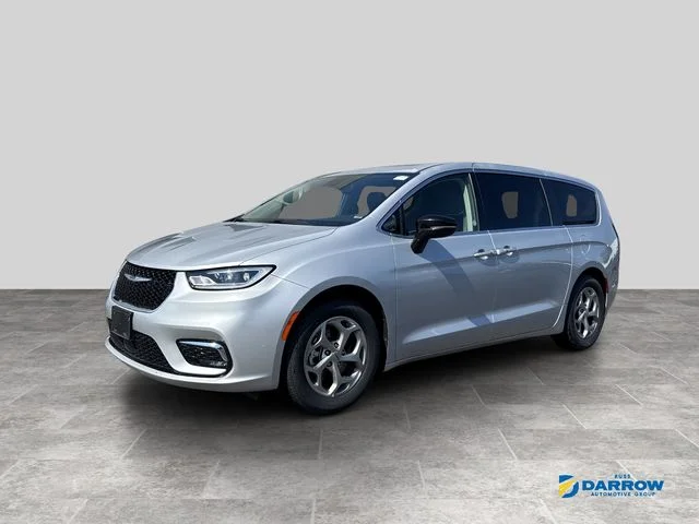 2024 Chrysler Pacifica Limited's photo