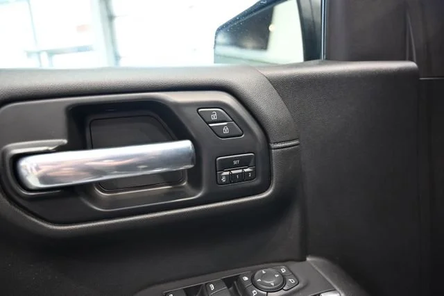 Used 2021 Black Chevrolet High Country image 27