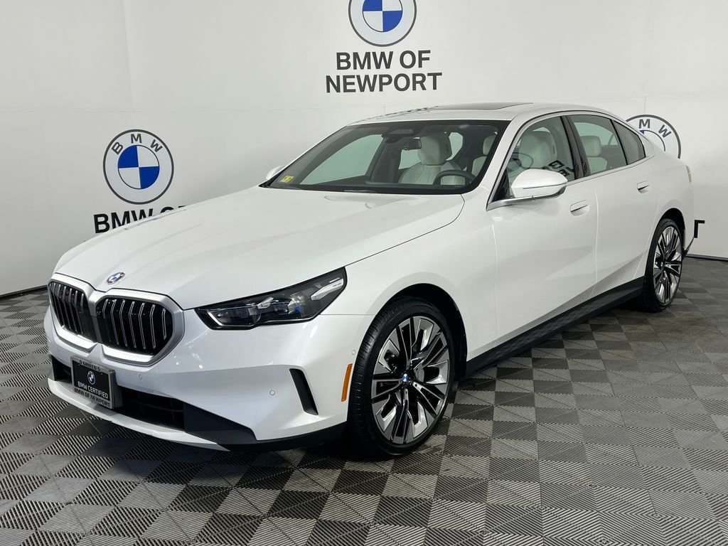 Used 2026 White BMW 530i xDrive image 3