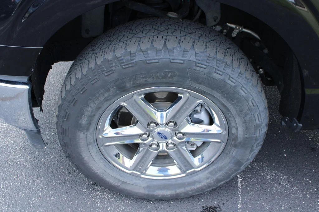 Used 2024 Black Metallic Ford XLT image 5