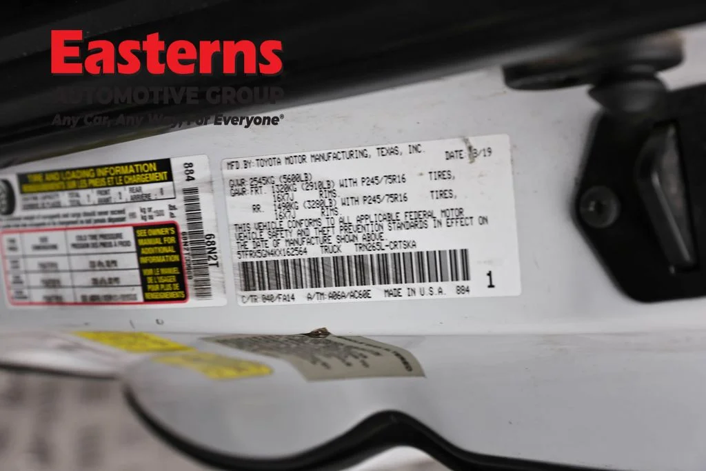 Used 2019 White Toyota SR image 32