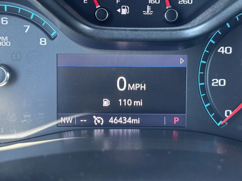 Used 2020 SUMMIT WHITE Chevrolet 4WD LT image 33