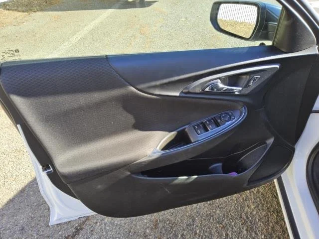 Used 2021 SUMMIT WHITE Chevrolet LT image 7