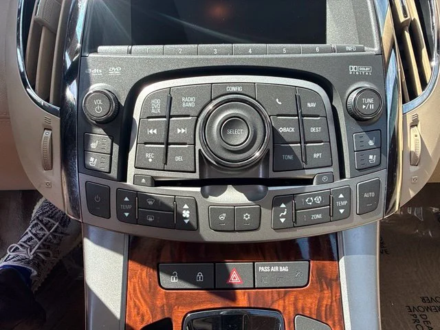 Used 2011 White Buick CXS image 18