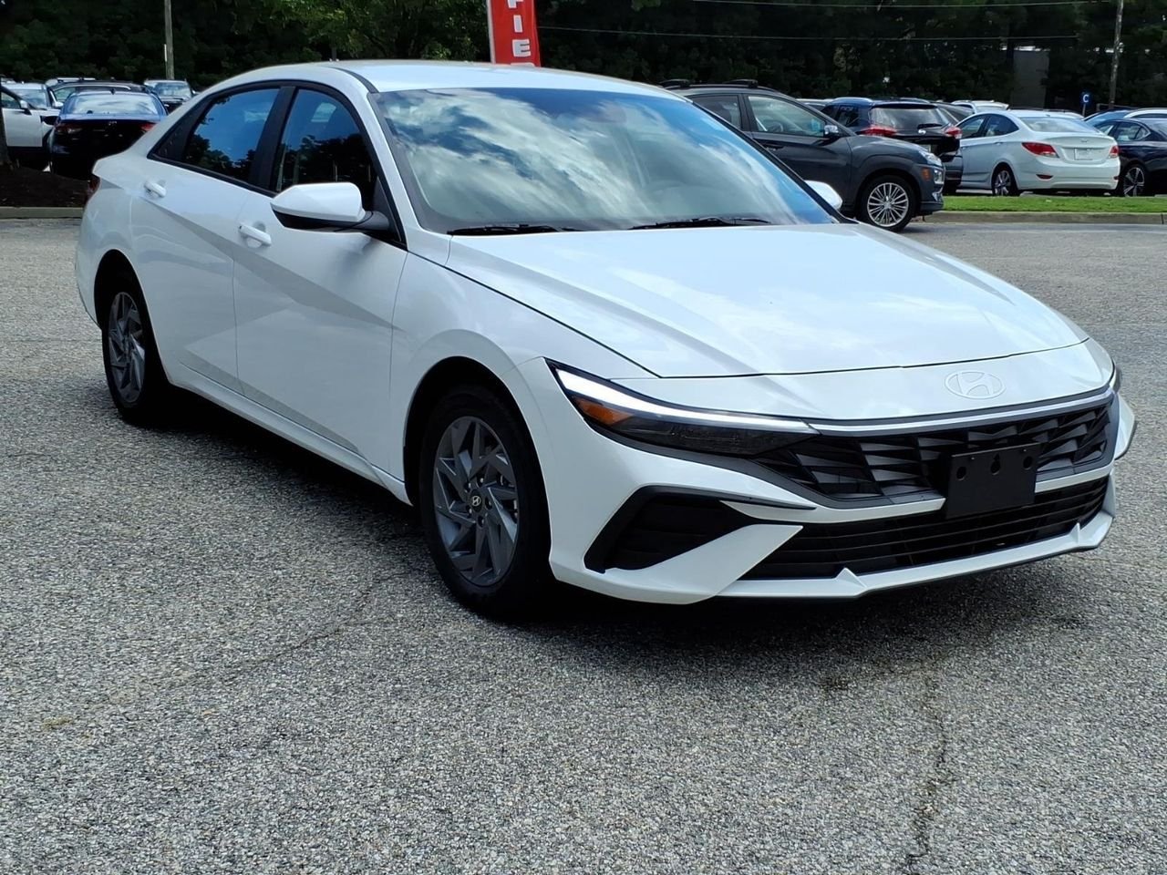 New 2026 Serenity White Hyundai Blue image 5
