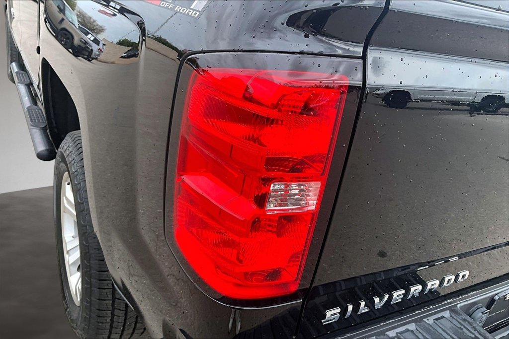 Used 2018 Black Chevrolet LT image 31
