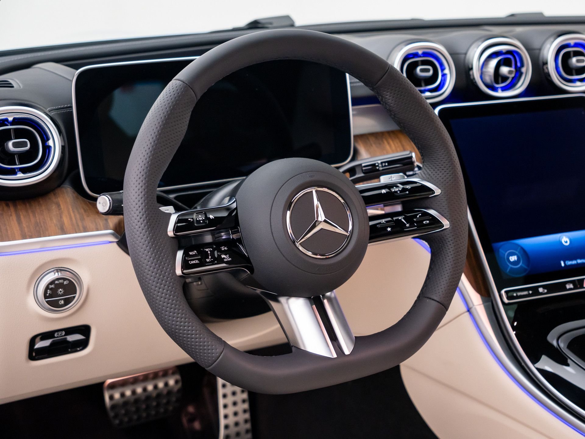 New 2027 Cirrus Silver Metallic Mercedes-Benz CLE 450 image 11