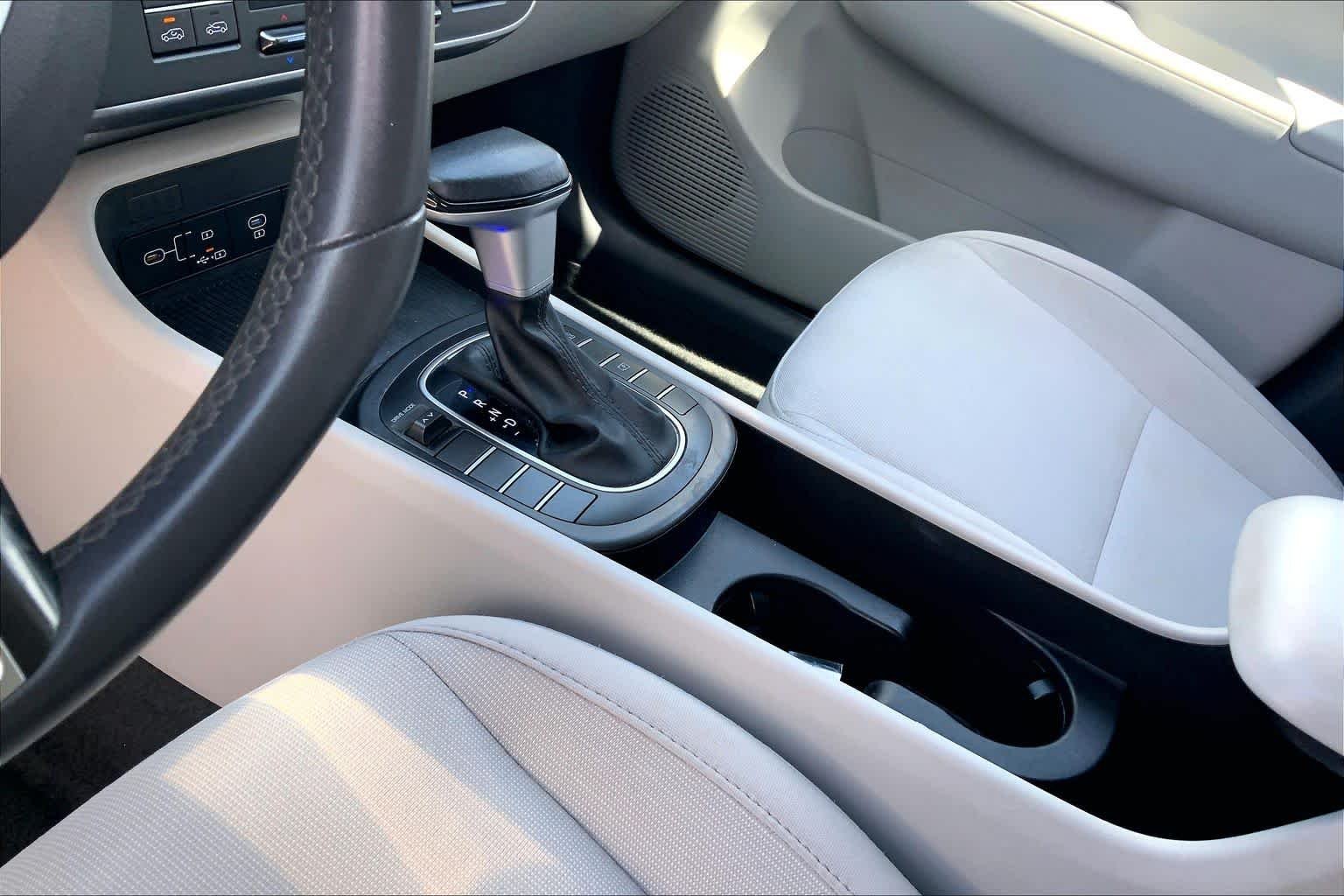 Used 2025 Cyber Gray Metallic Hyundai SEL image 16