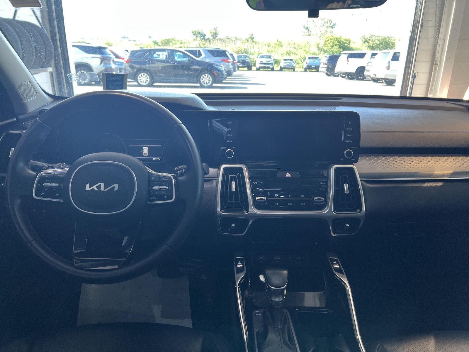 Used 2022 Glacial White Pearl Kia SX image 16