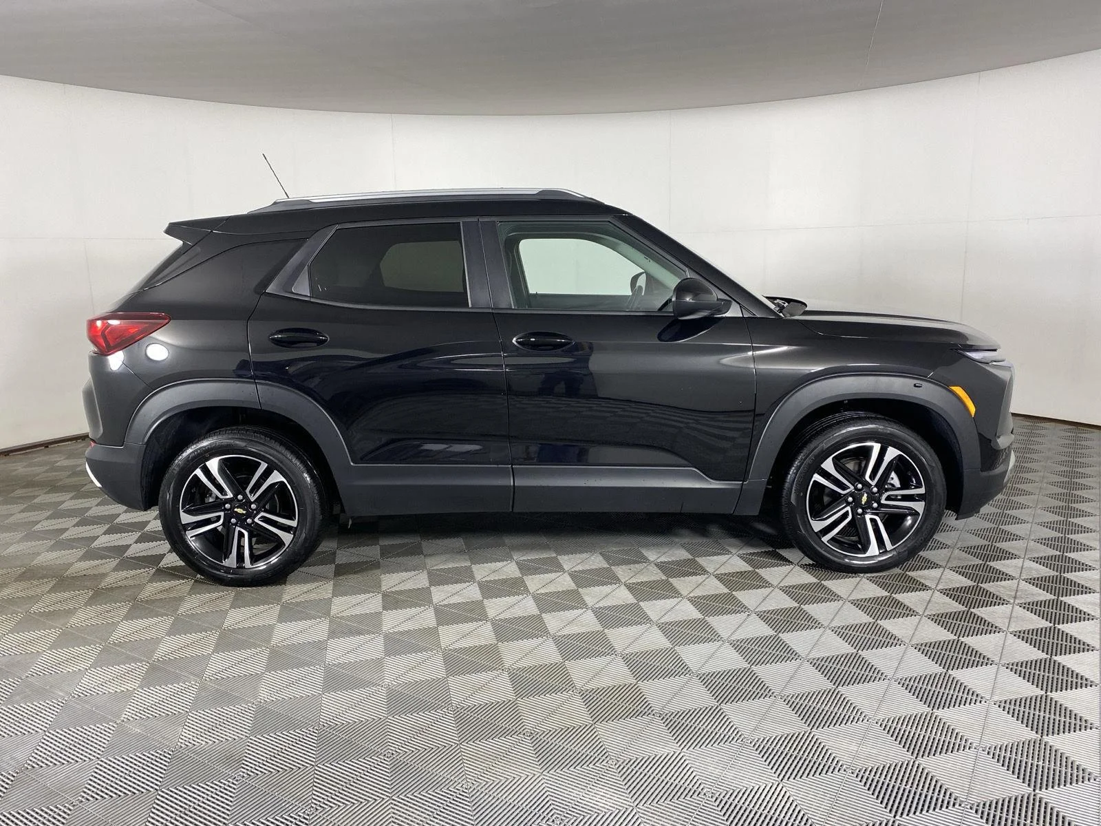 Used 2024 Mosaic Black Metallic Chevrolet LT image 8