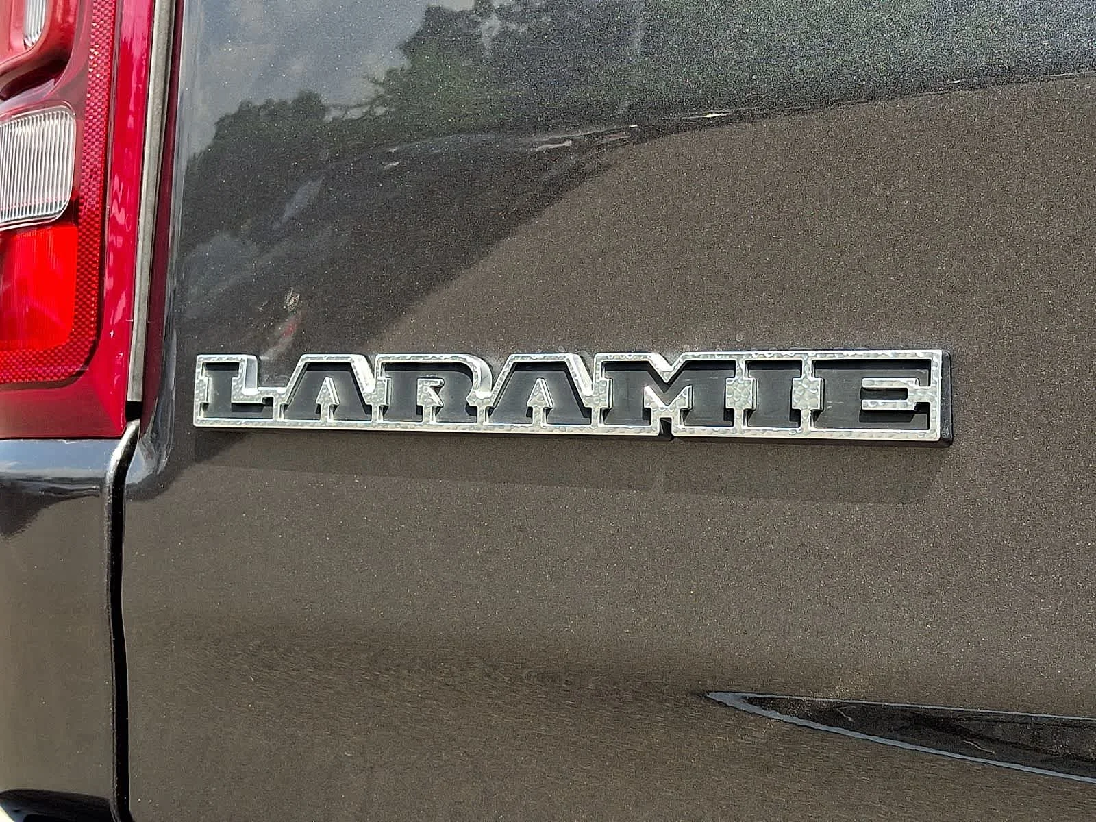 Used 2021 Granite Crystal Metallic Clearcoat Ram Laramie image 27