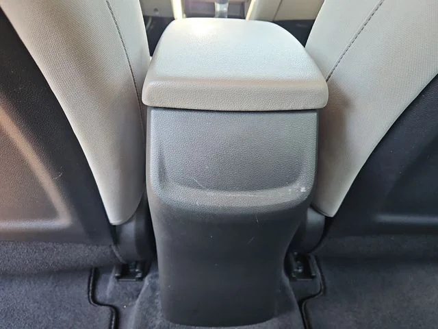 Used 2020 Gray Hyundai SE image 13