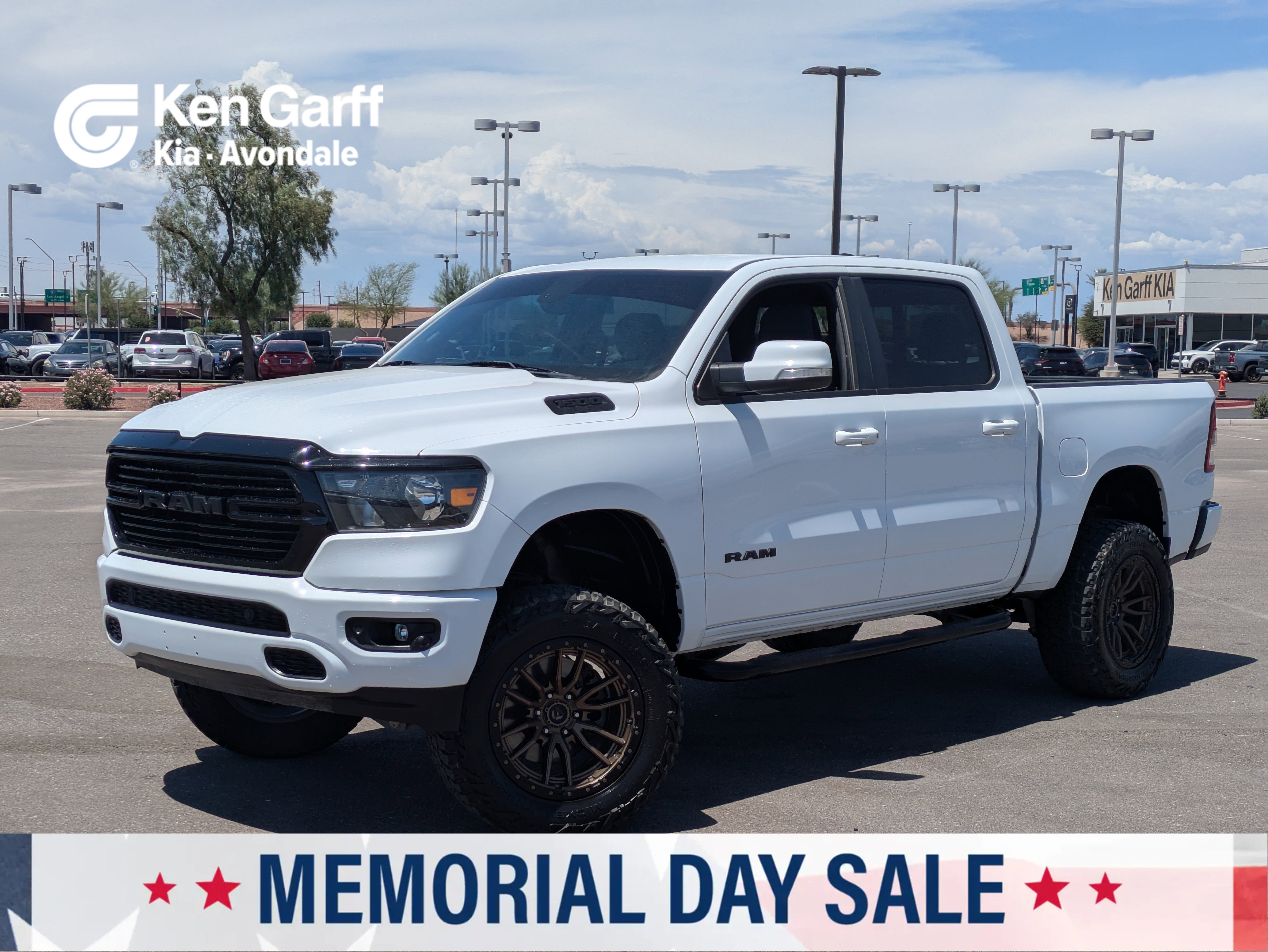 2020 RAM 1500 Big Horn/Lone Star 4x4 Crew Cab 5'7's photo