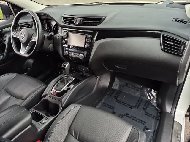 Certified Used 2022 White Nissan SL image 27