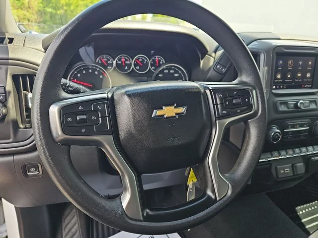 Used 2022 White Chevrolet Custom image 35