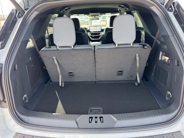 New 2027 Avalanche Gray Ford Active image 20
