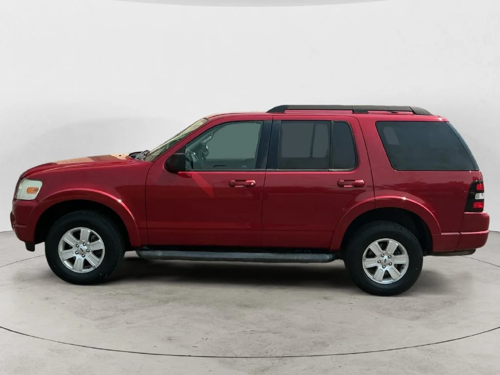 Used 2010 Red Ford XLT image 8