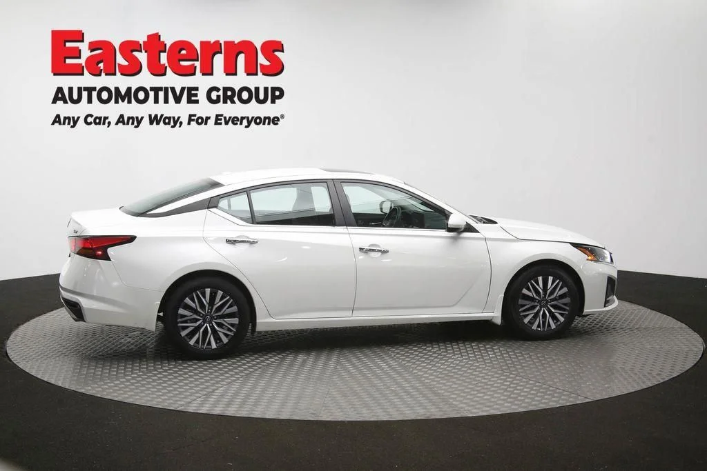 Used 2024 White Nissan 2.5 SV image 47