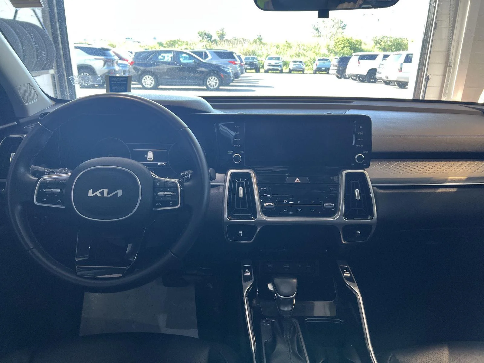 Used 2022  Kia SX image 16