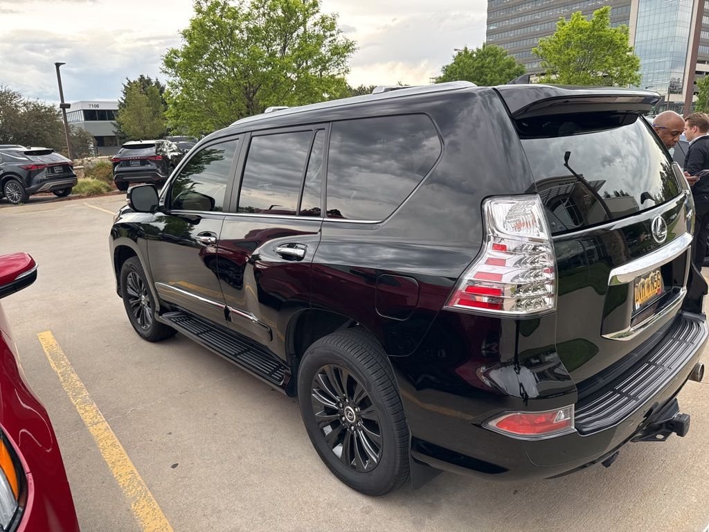 Used 2018 Black Lexus 460 image 4