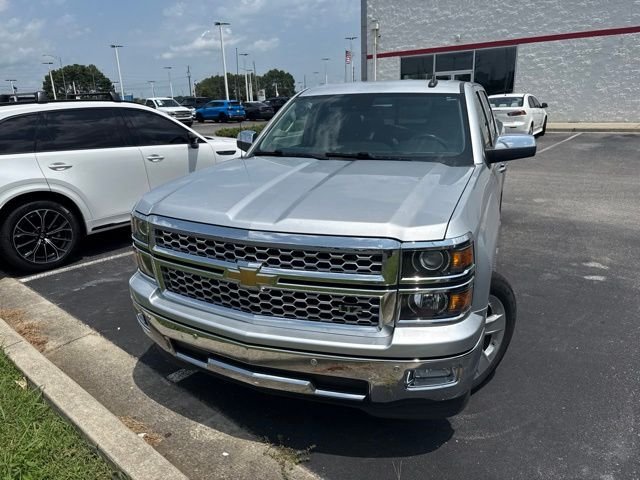 Used 2015 Silver Chevrolet LTZ image 3