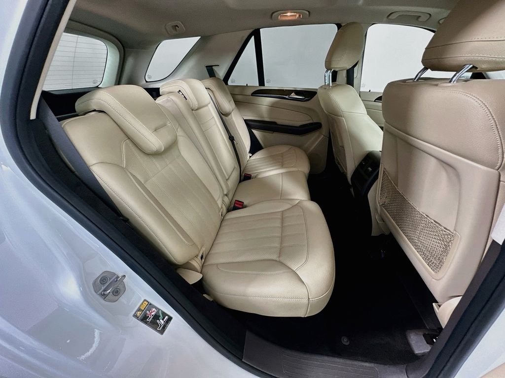 Used 2018 Polar White Mercedes-Benz GLE 350 image 28