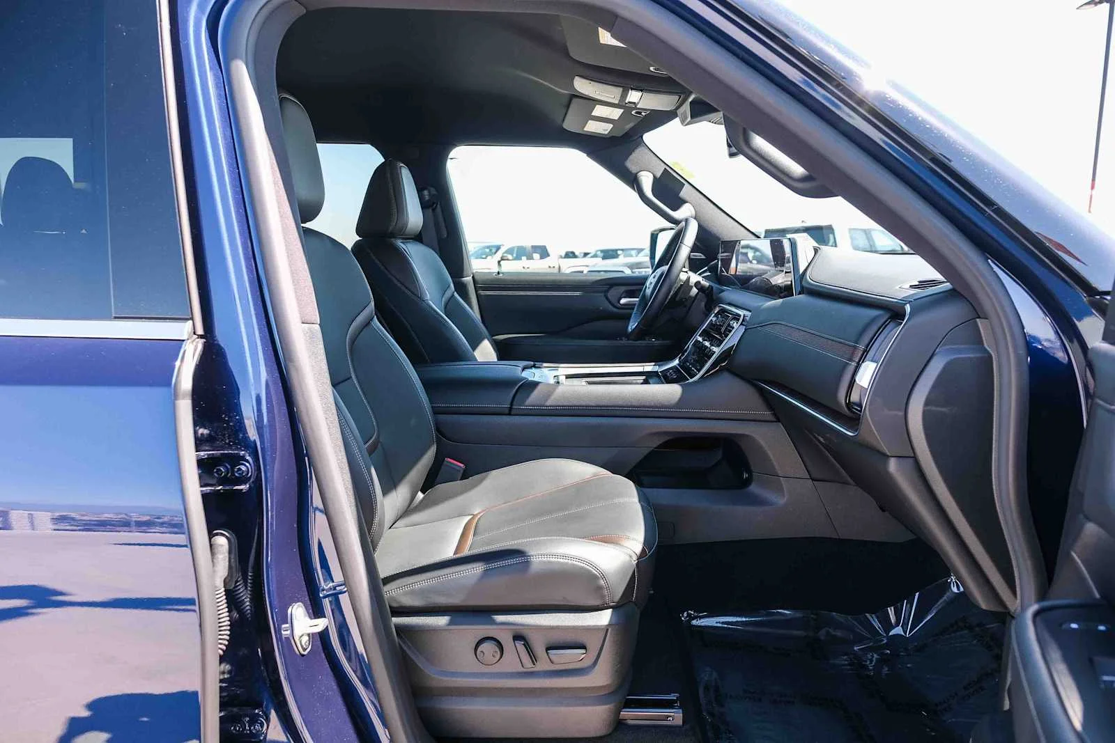 2026 Nissan Armada SL - Photo 18