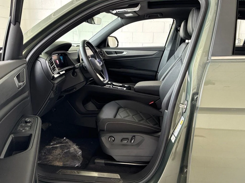 2026 Volkswagen Atlas Cross Sport SE w/Tech - Photo 9