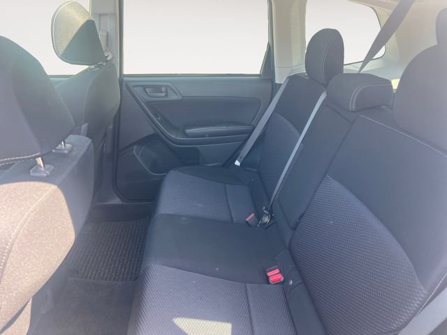 Used 2018 Ice Silver Metallic Subaru 2.5i Premium image 13