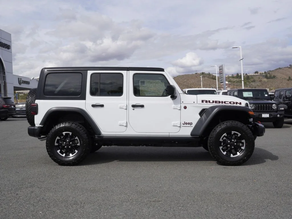 New 2026 Bright White Clear-Coat Exterior Paint Jeep Rubicon image 2