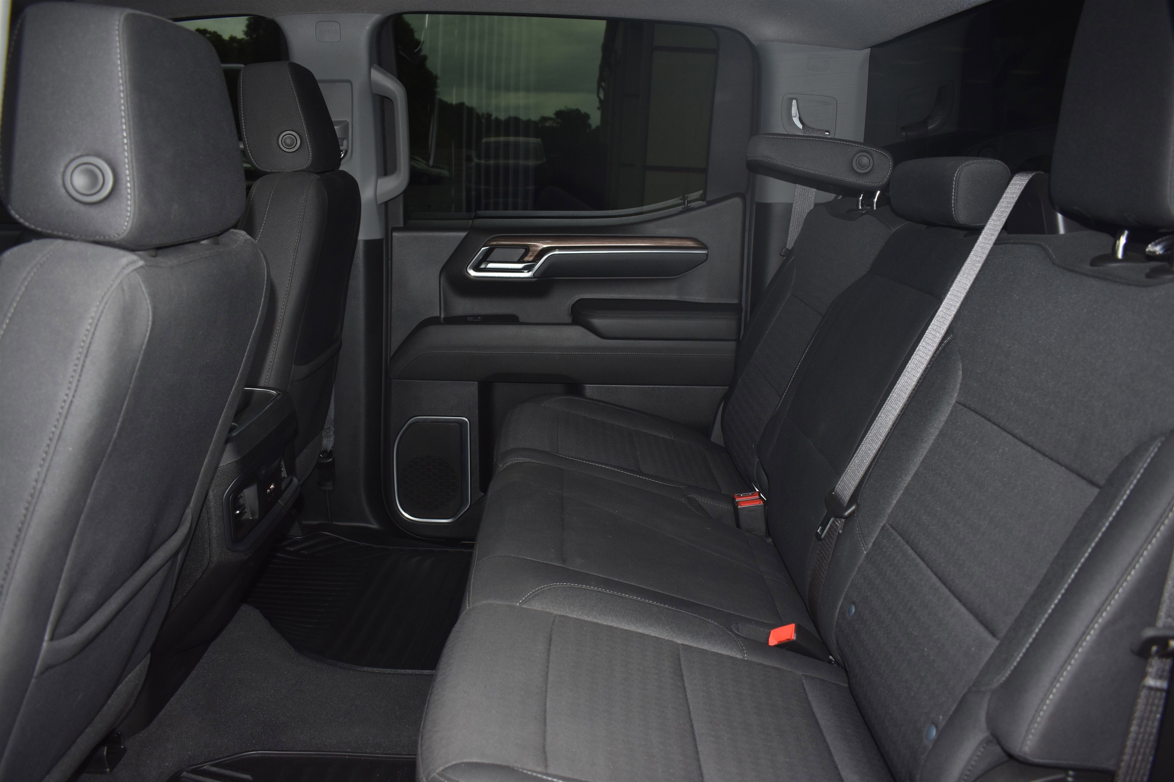 Used 2024 Summit White Chevrolet RST image 18