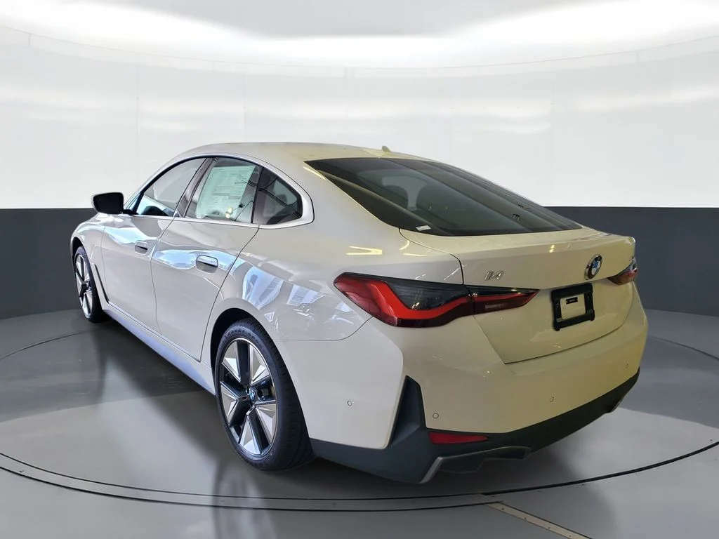 New 2026 Alpine White BMW eDrive40 image 4