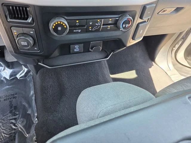 Used 2023 Oxford White Ford XLT image 11