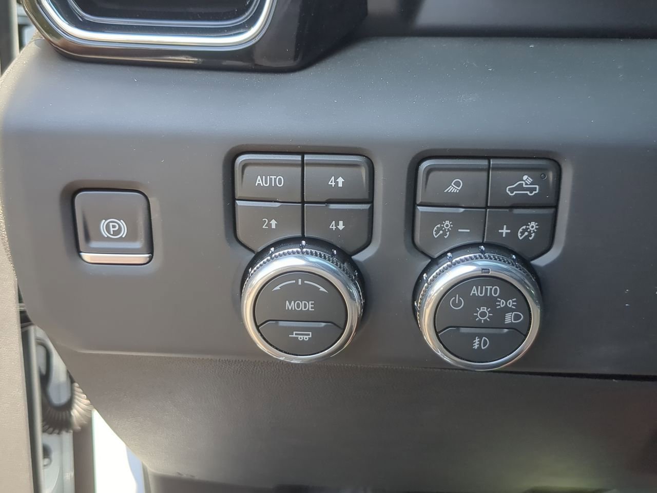 New 2026 Glacier White Tricoat GMC Denali image 18