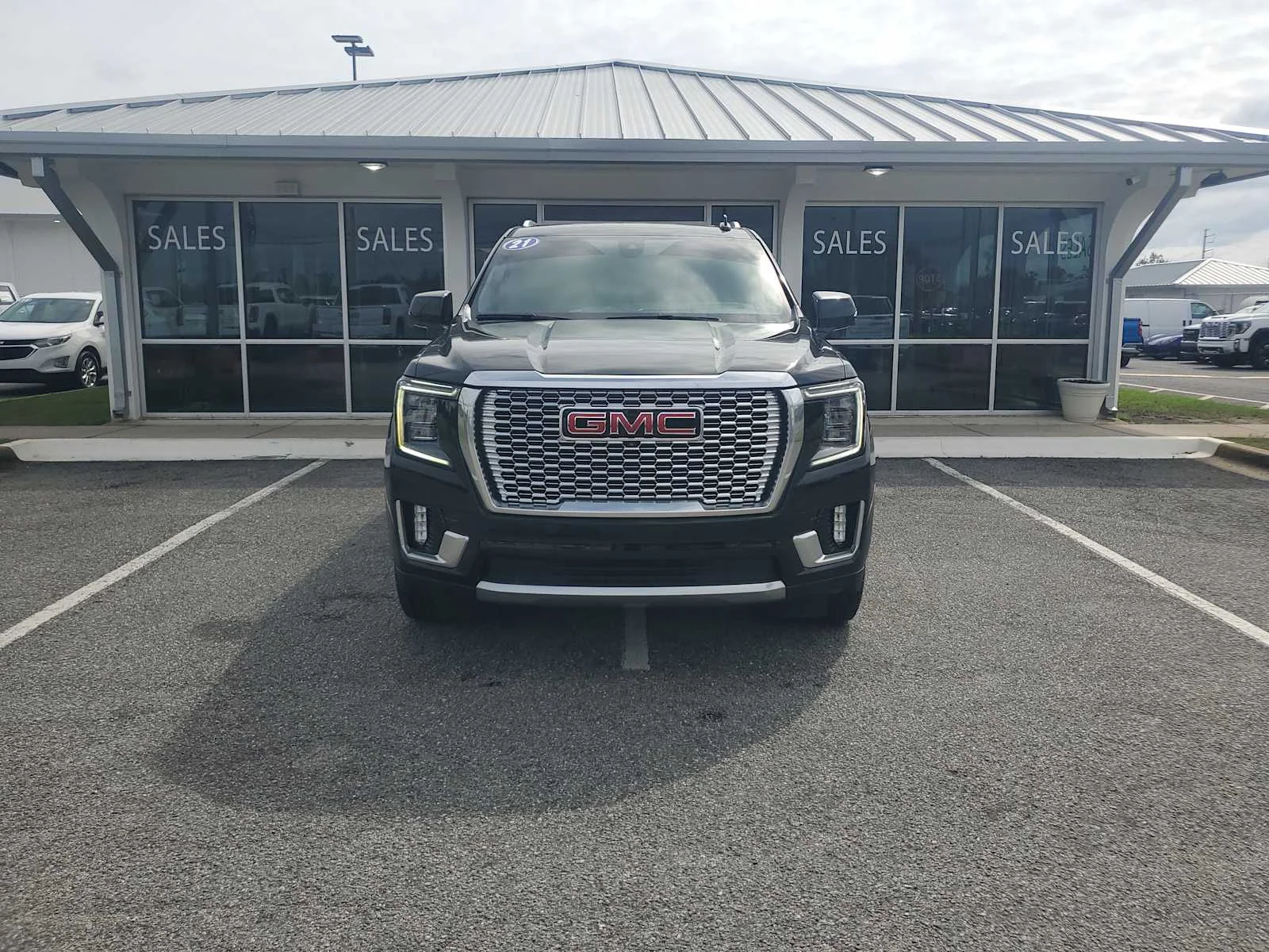 Used 2021 ONYX BLACK GMC Denali image 11