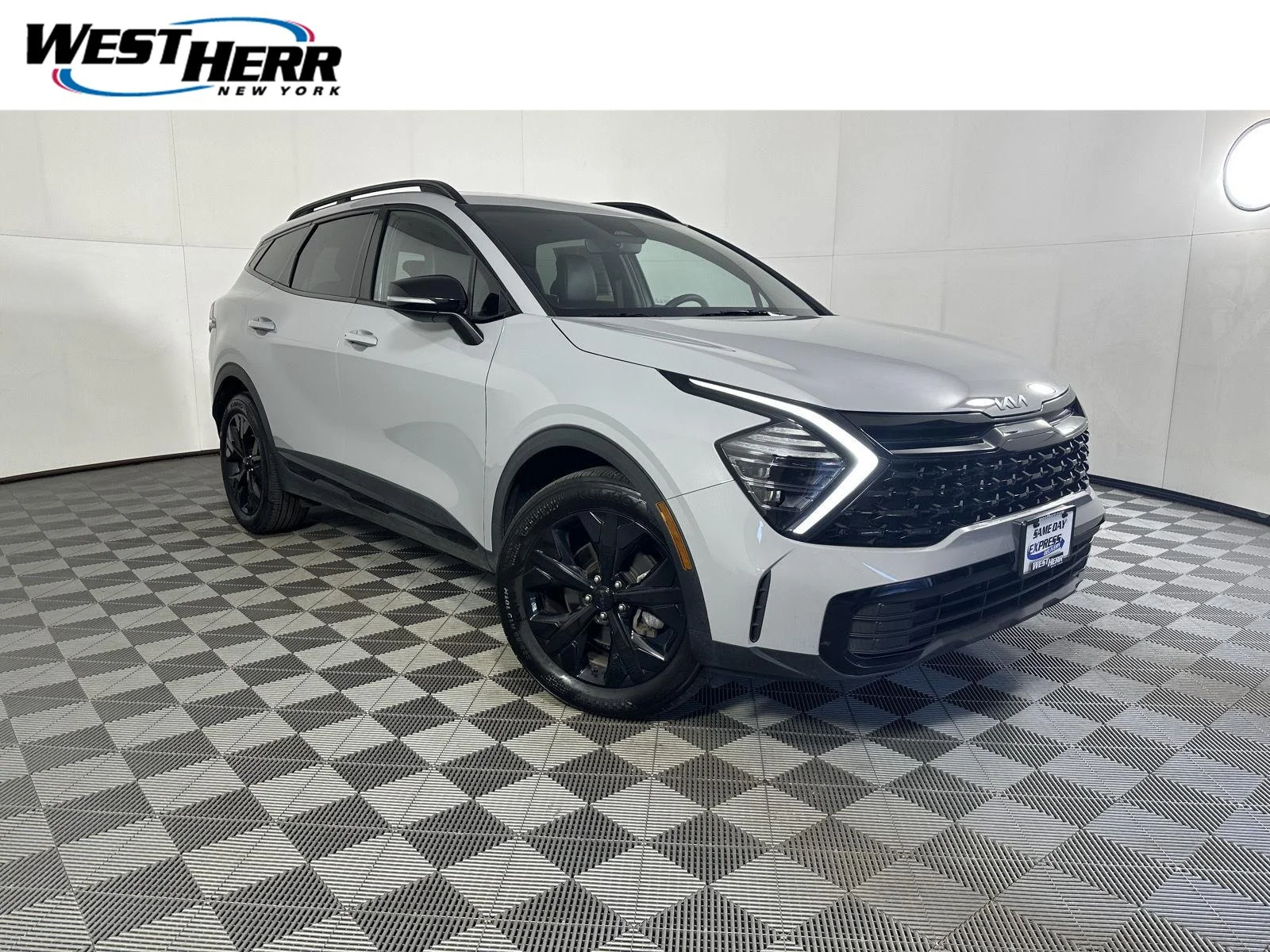 Used 2025 Wolf Gray Kia X-Line image 1