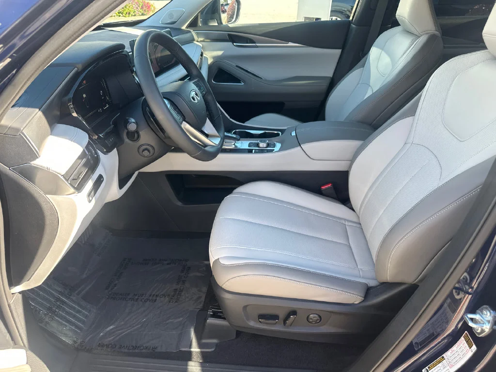Certified Used 2027 Blue INFINITI LUXE image 9