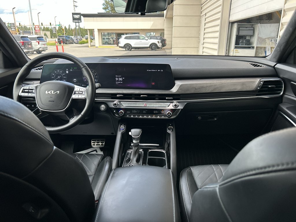 Used 2024 Ebony Black Kia SX Prestige X-Pro image 17
