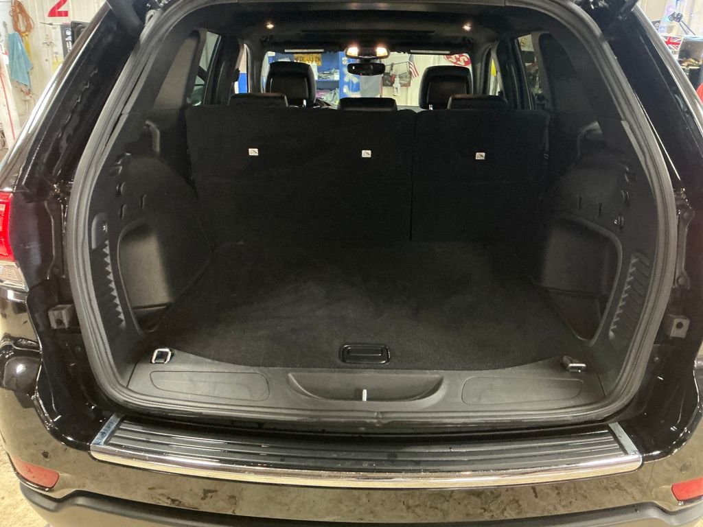 Used 2022 Black Jeep Limited image 28